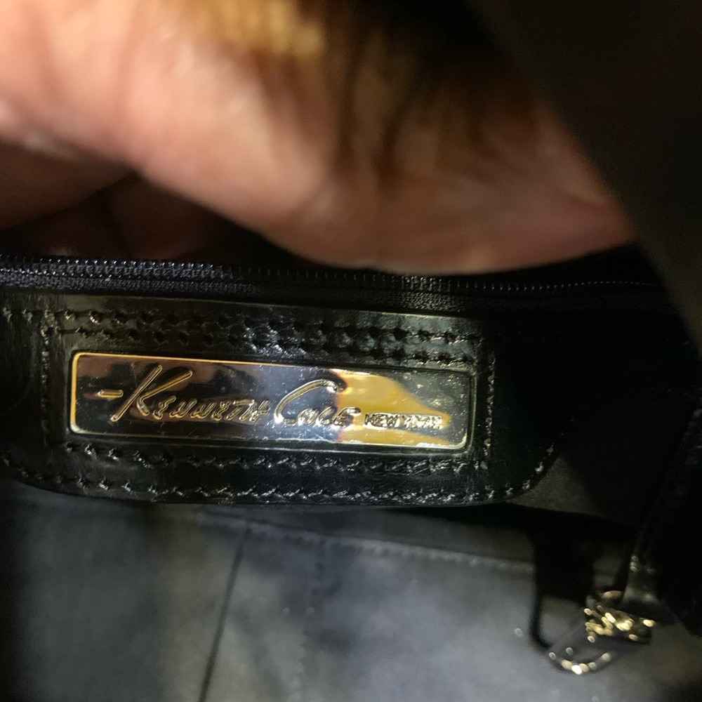 Kenneth Cole Black Leather tote - Picture 6 of 11
